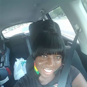 Meet your Posher, Alexia